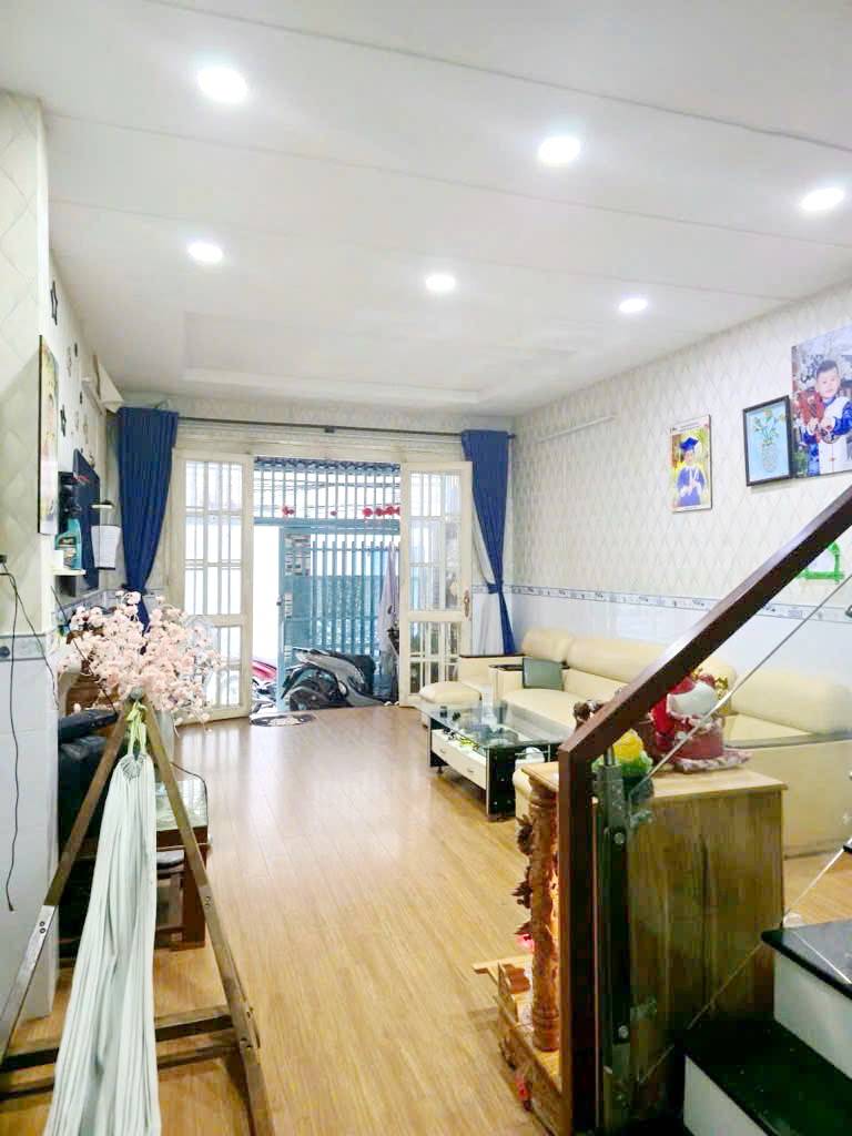 Bán nhà đường Tám Danh, P.Chánh Hưng, Quận 8, 2 lầu, 4x16m, hẻm 3m